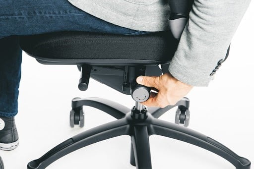 Bureaustoel instellen in 5 stappen
